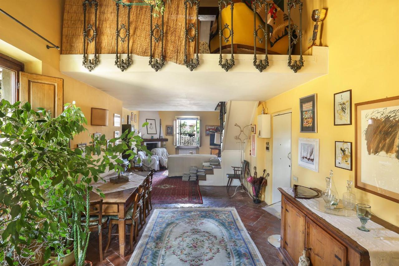 A Postcard View In A Vintage Apartamento Florencia